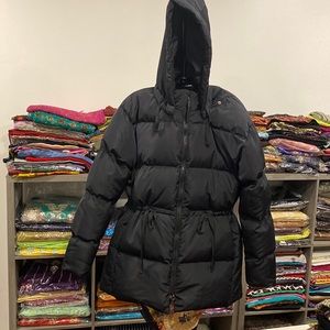 Sinched waist, hooded puffer